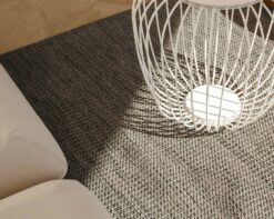 2-foto-con-tappeto-spheria-lampada-da-esterno-di-design