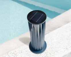 3-bordo-piscina-helira-lampada-solare-da-esterno