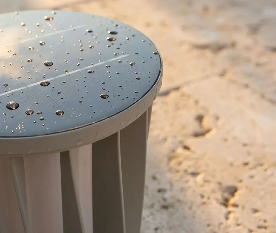 dettaglio-pannello-solare-helira-lampada-solare-da-esterno