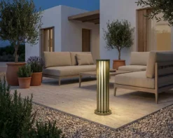 foto-principale-helira-lampada-solare-da-esterno